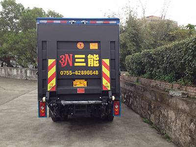 貨車(chē)尾部標(biāo)志板的要求，確保行車(chē)安全的重要因素