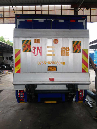 尾板合規(guī)操作指南，確保您的貨車安全與高效運(yùn)輸